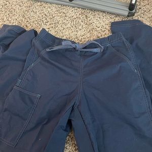 Wonder flex cargo scrub pant